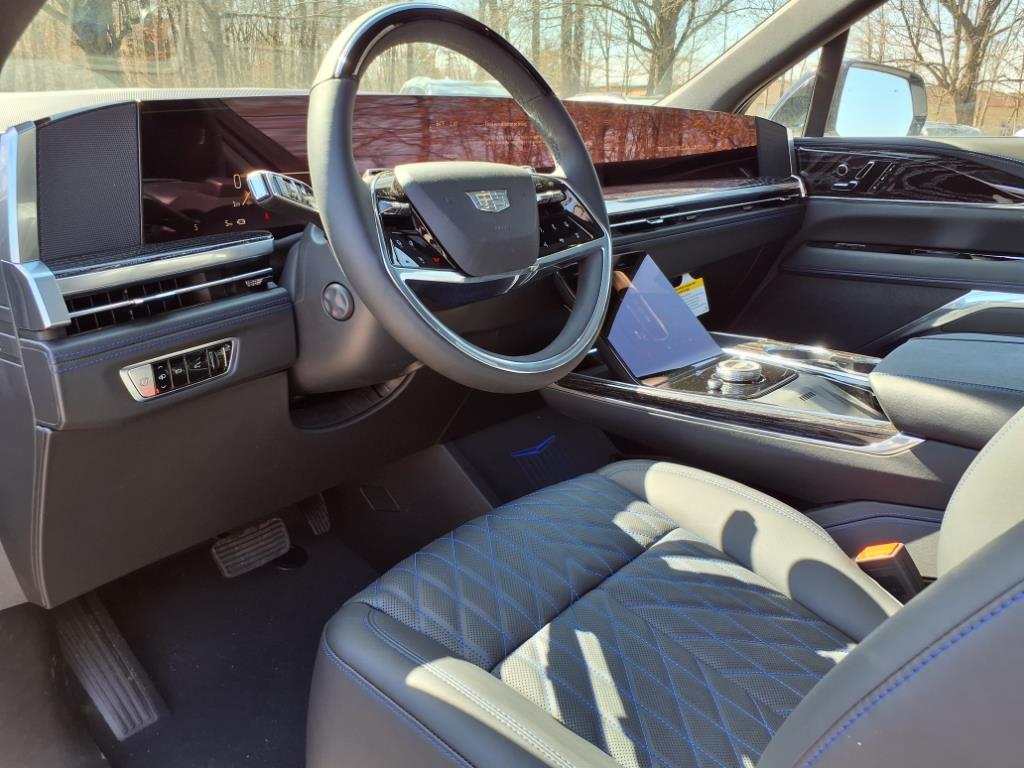 2025 Cadillac Escalade IQ Sport 1 - Photo 14