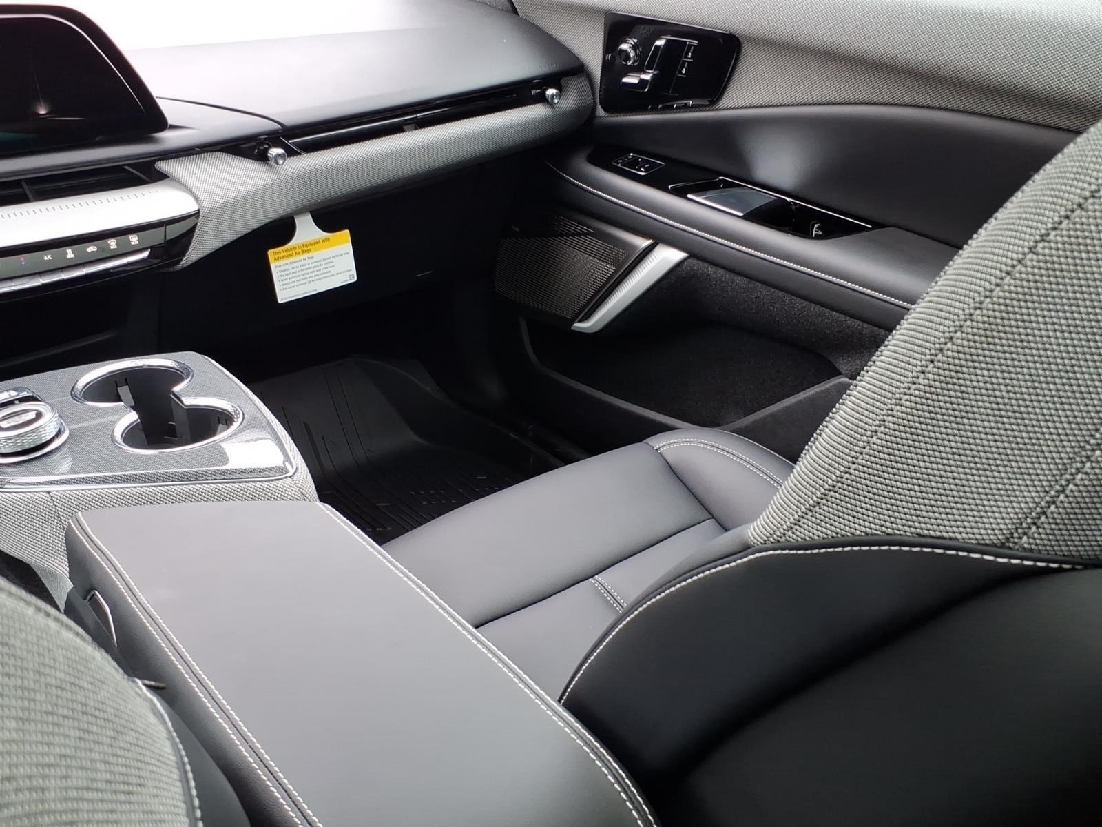 2027 Cadillac OPTIQ Sport - Photo 10