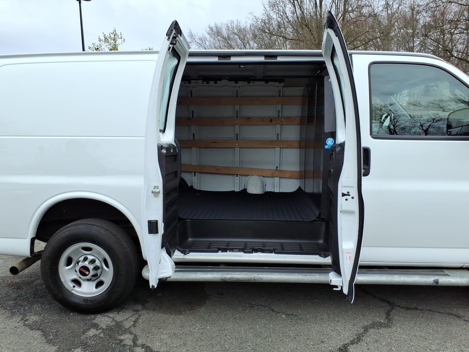 2024 GMC Savana Cargo Work Van - Photo 11
