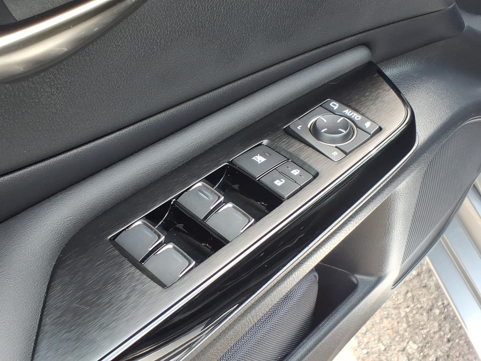 2024 Lexus ES 350 - Photo 15