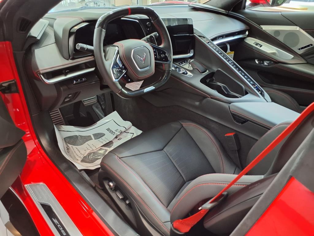 2025 Chevrolet Corvette 3LZ - Photo 10
