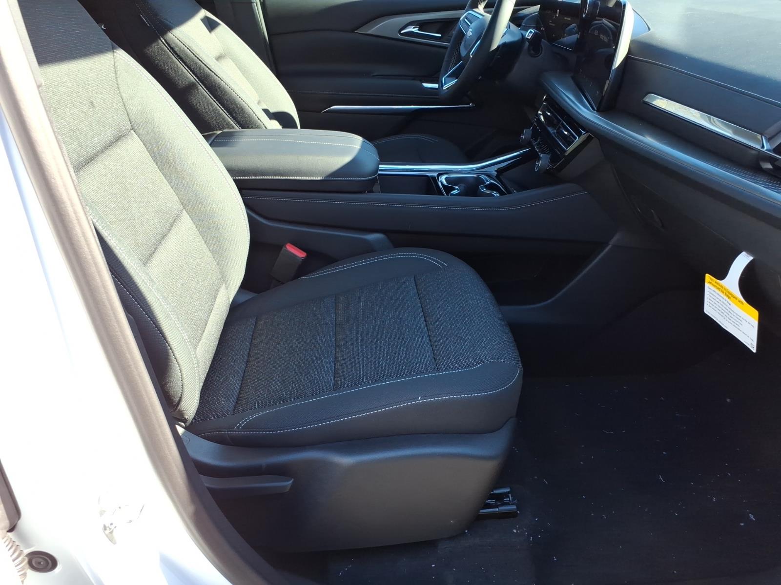 2026 Chevrolet Traverse LT - Photo 8