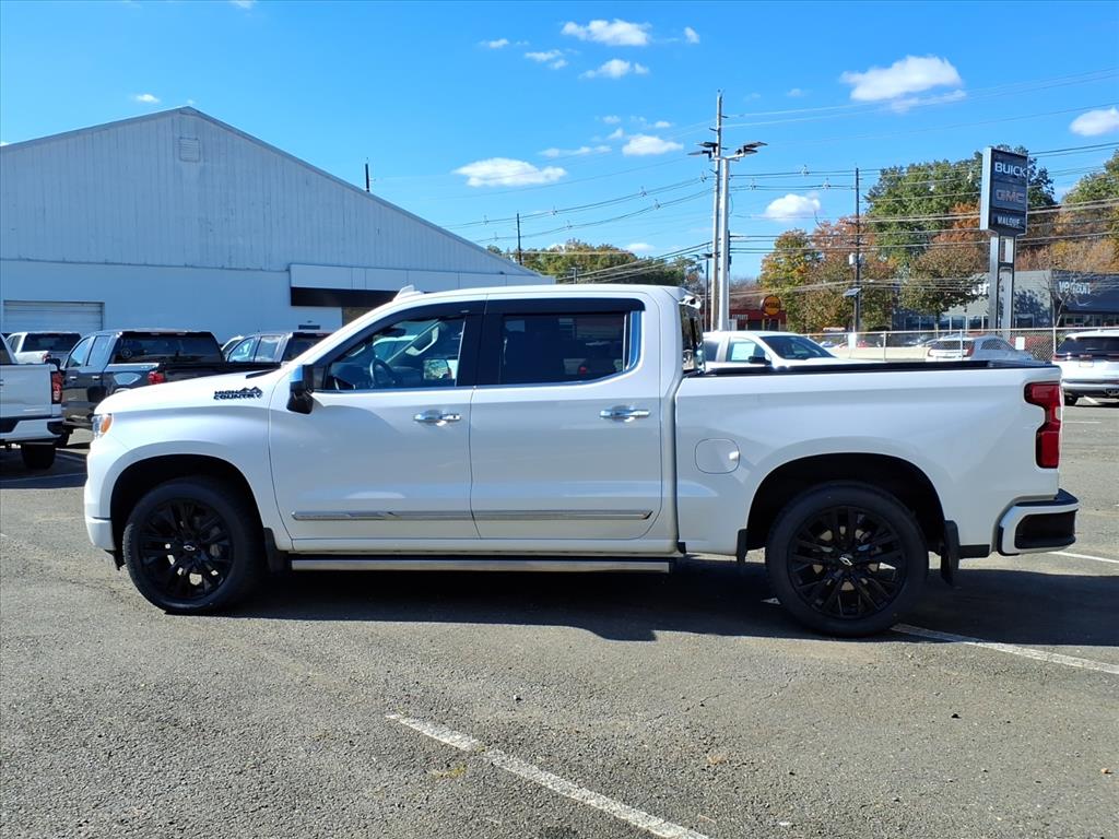 2023 Chevrolet Silverado 1500 High Country photo 4