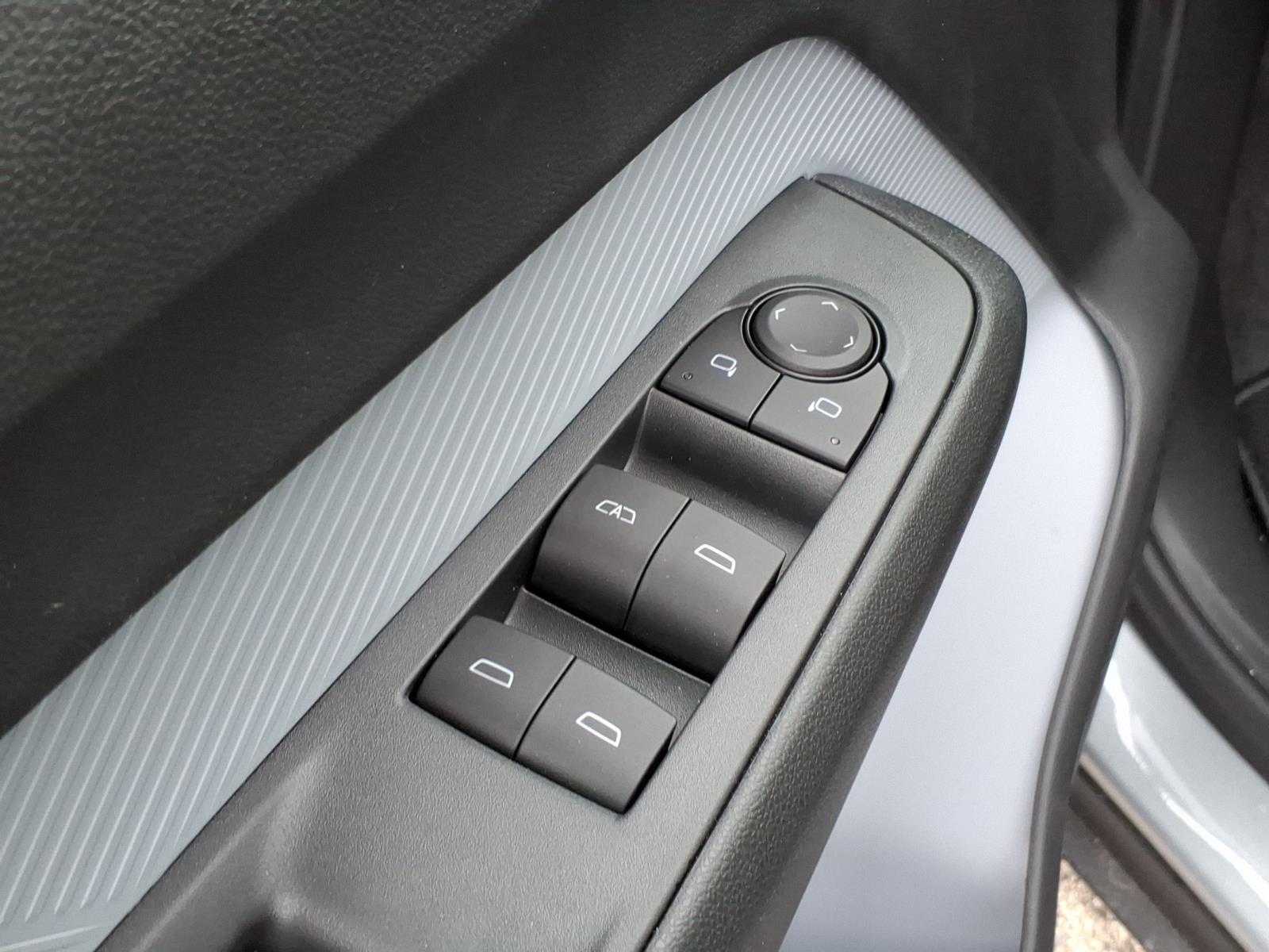 2027 Chevrolet Bolt RS - Photo 14