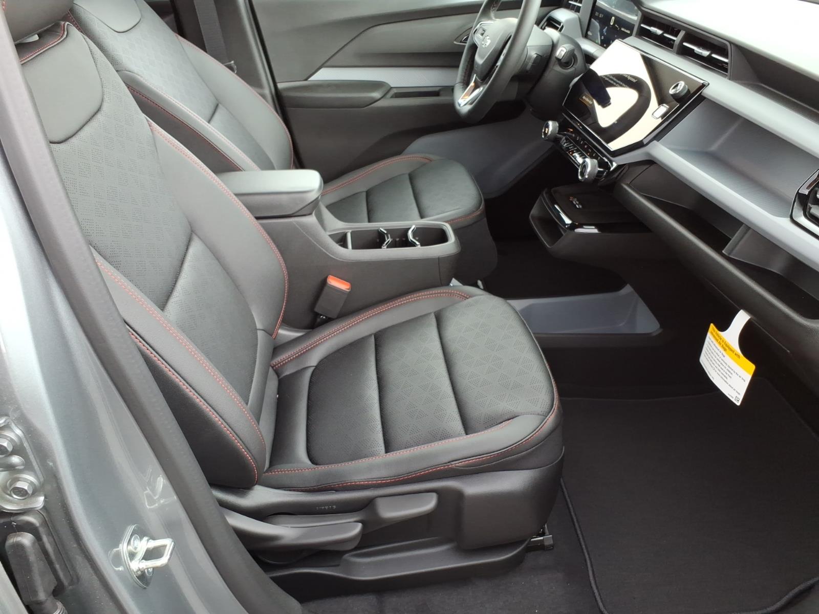 2027 Chevrolet Bolt RS - Photo 8