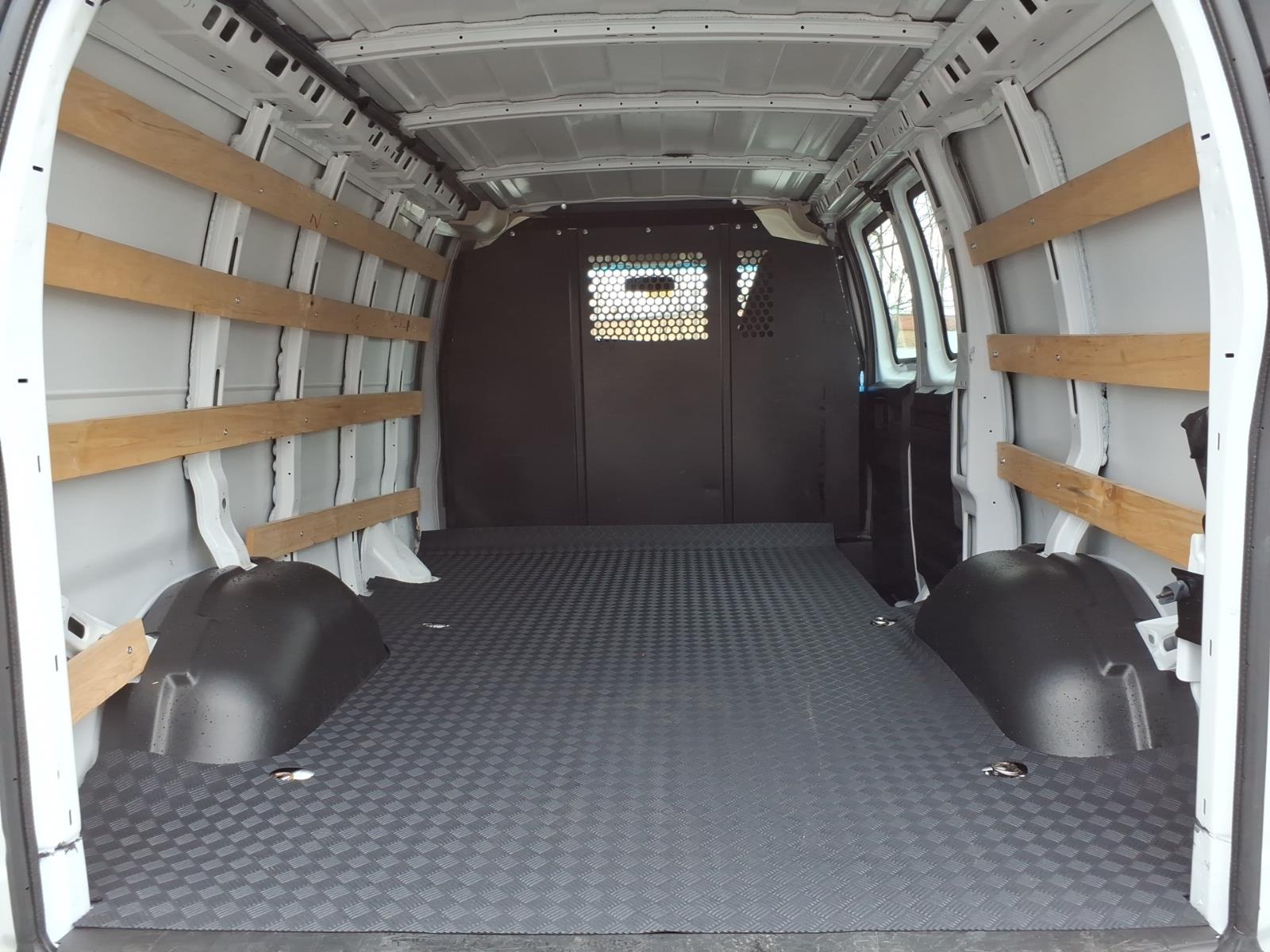 2024 GMC Savana Cargo Work Van - Photo 12