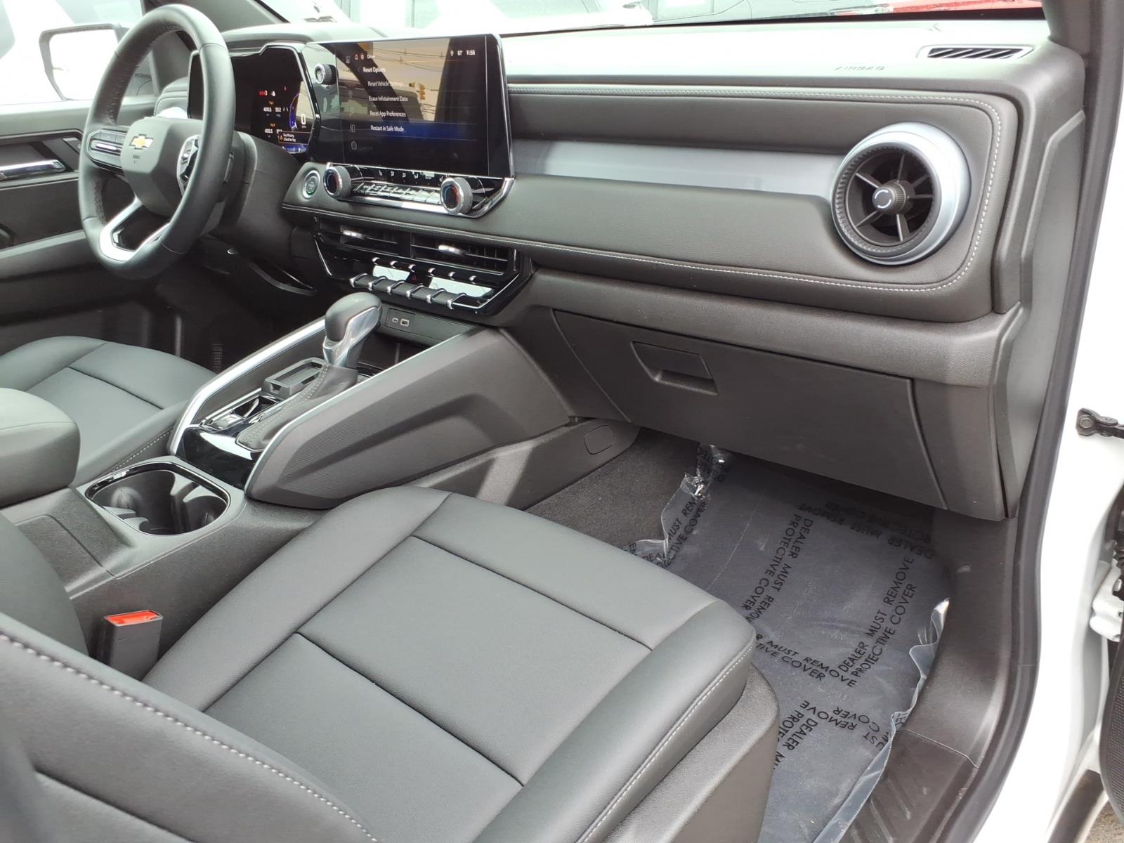 2025 Chevrolet Colorado Work Truck - Photo 9