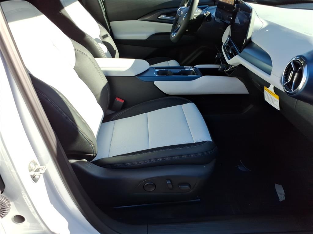 2026 Chevrolet Equinox EV 2LT - Photo 8