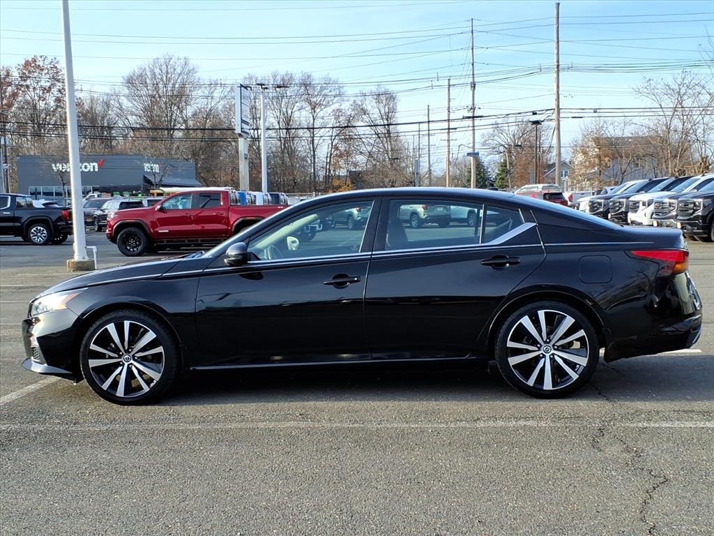 Used 2022 Nissan Altima SR FWD Sedan