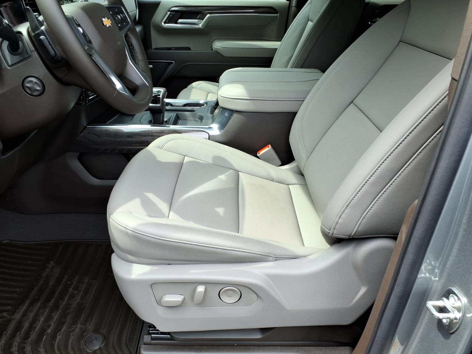 2026 Chevrolet Silverado 1500 LTZ - Photo 12