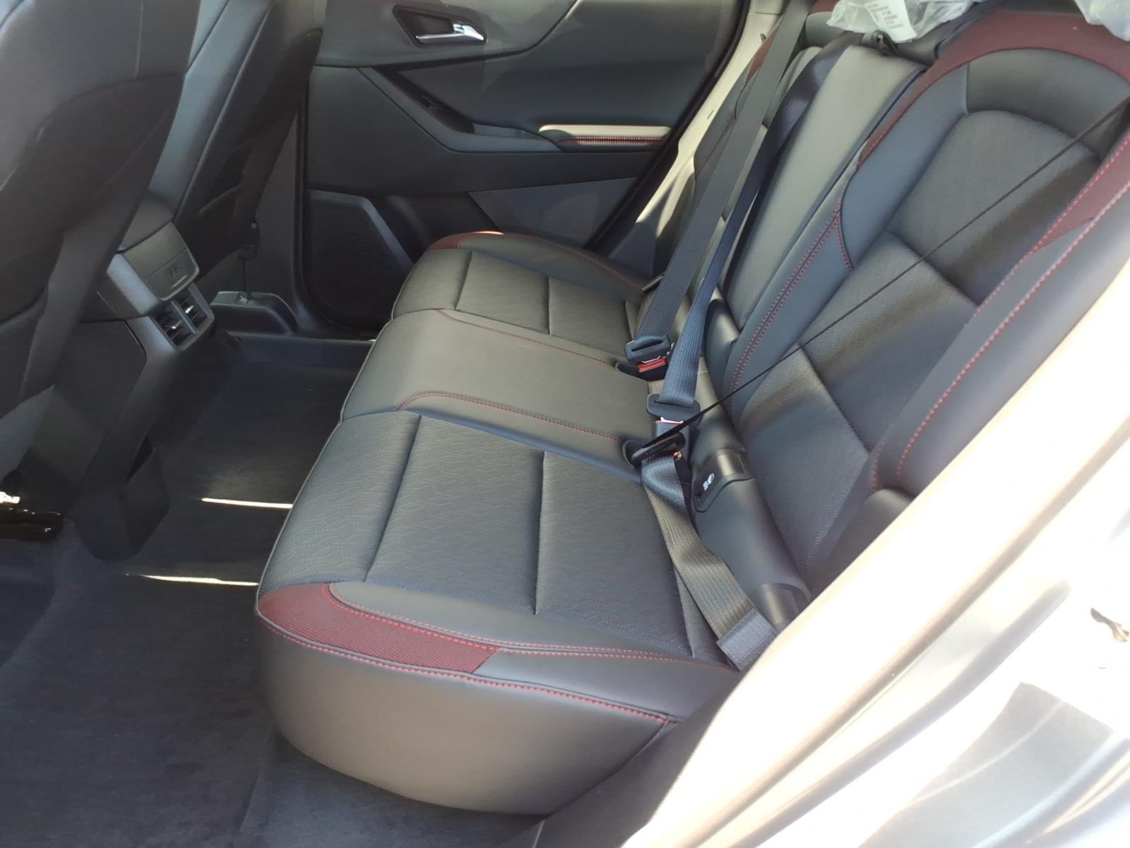 2027 Chevrolet Equinox RS - Photo 10
