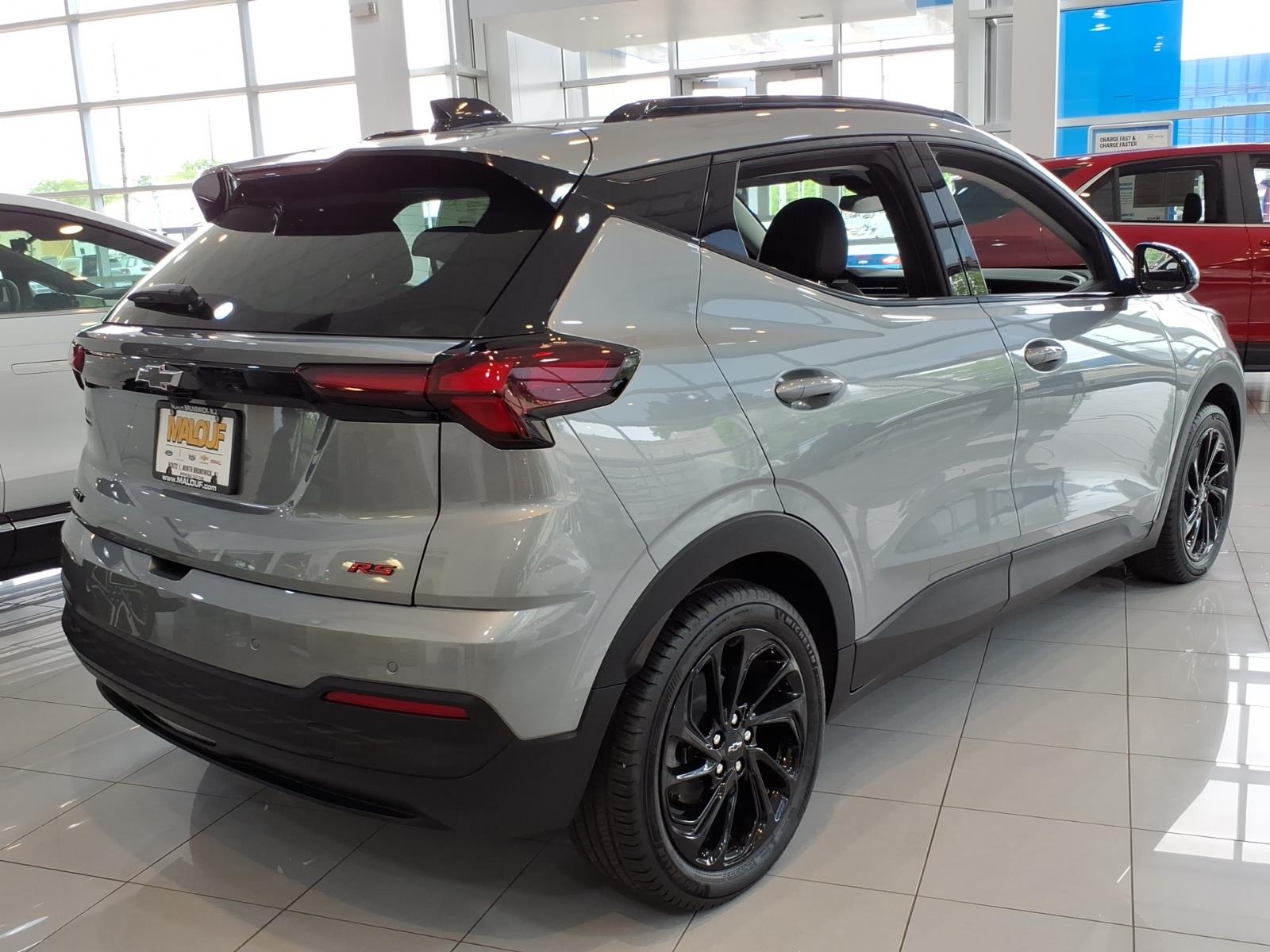 2027 Chevrolet Bolt RS - Photo 6