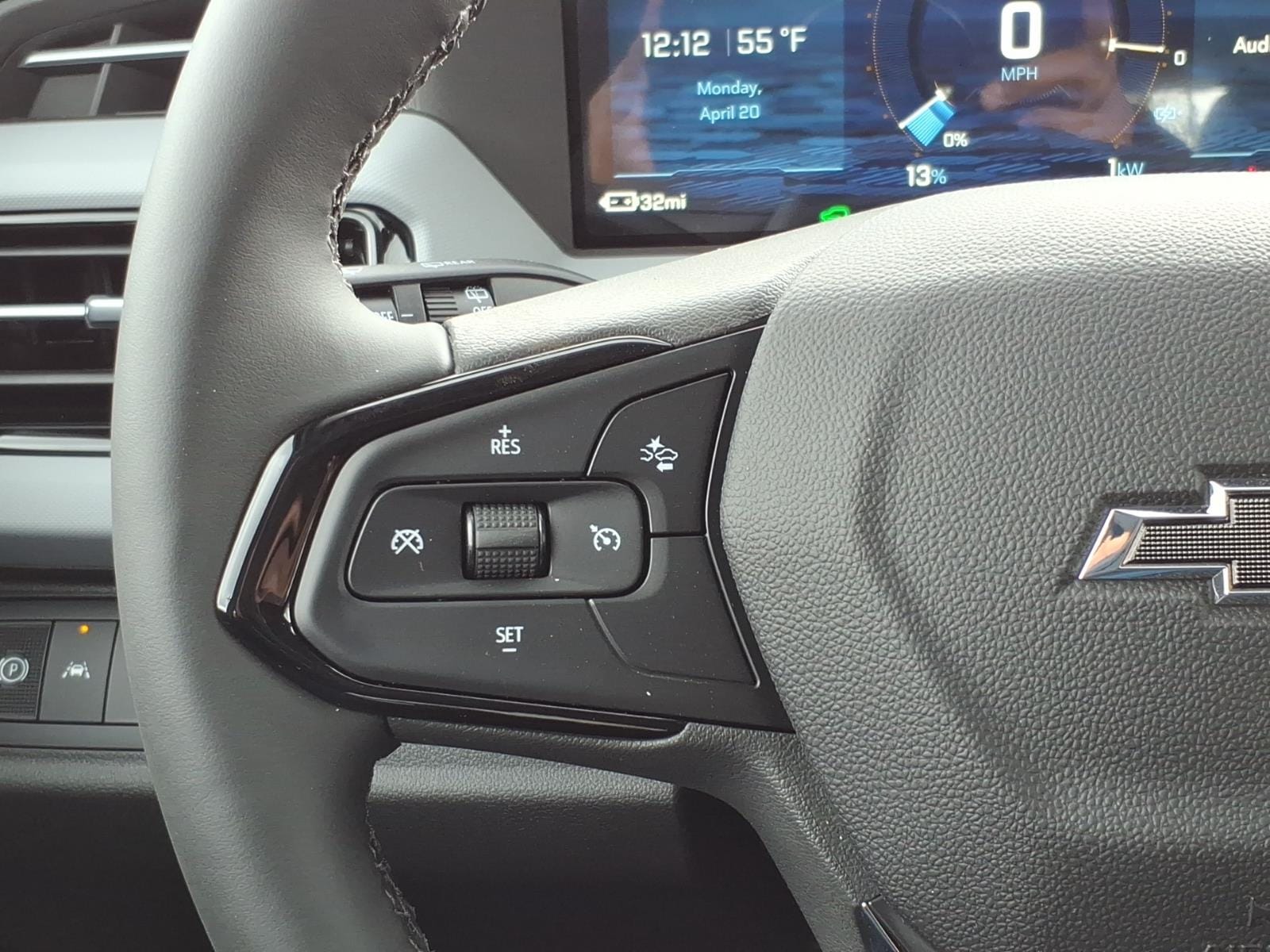 2027 Chevrolet Bolt RS - Photo 17