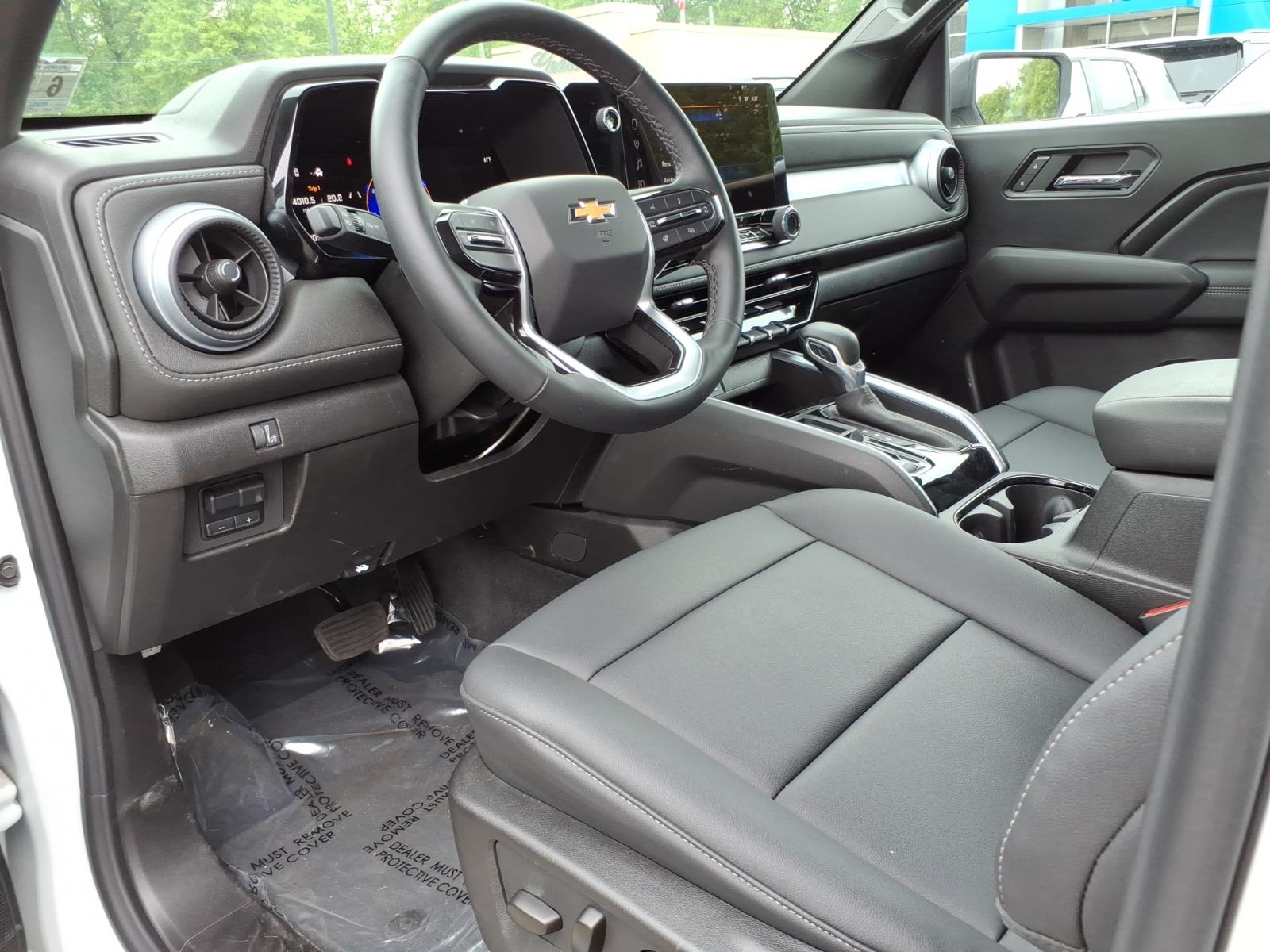 2025 Chevrolet Colorado Work Truck - Photo 12