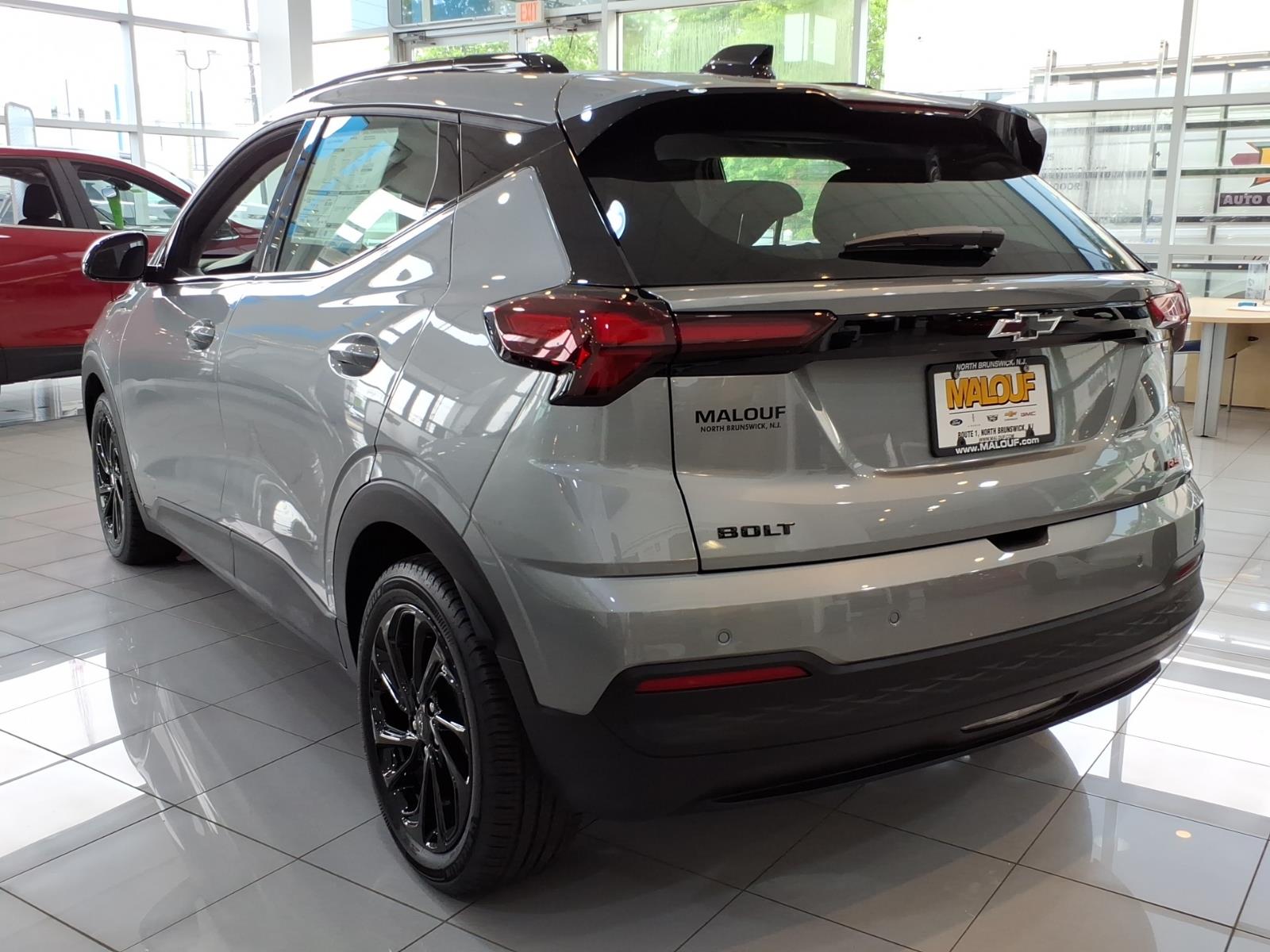 2027 Chevrolet Bolt RS - Photo 4