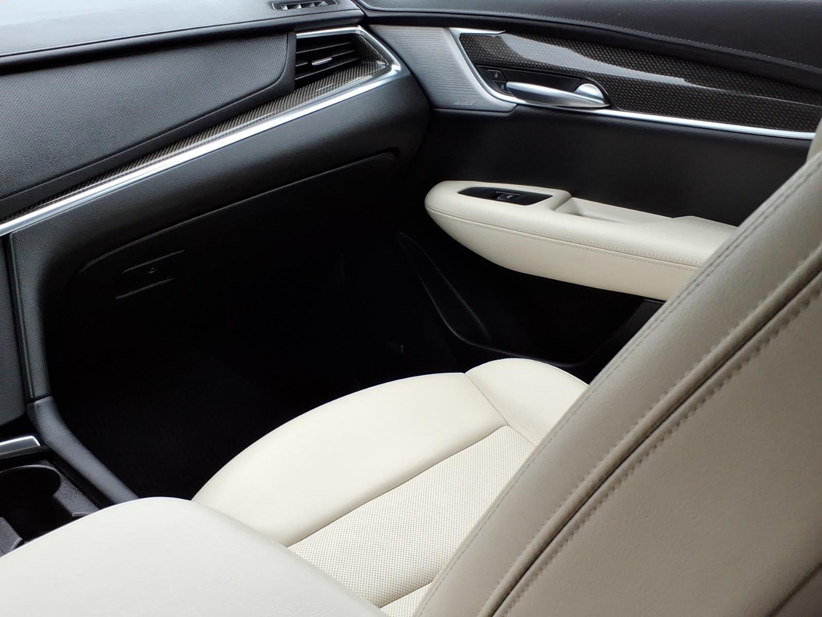 2023 Cadillac XT5 Sport - Photo 10
