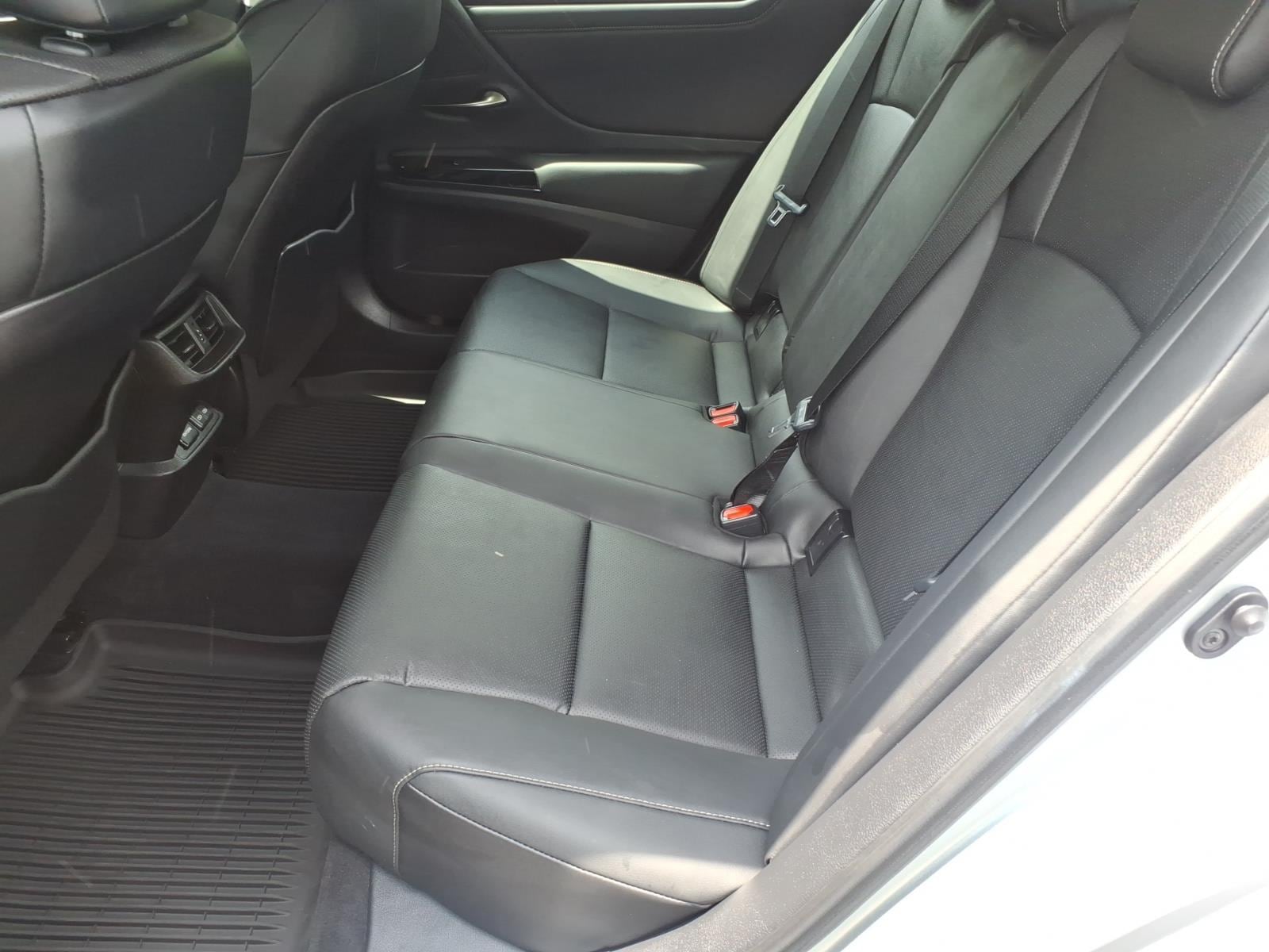 2024 Lexus ES 350 - Photo 10