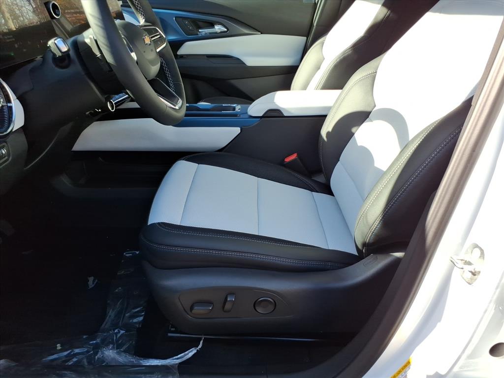 2026 Chevrolet Equinox EV 2LT - Photo 13