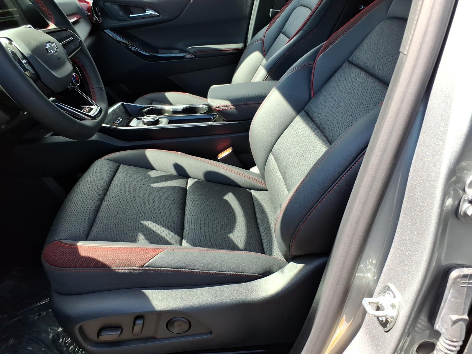 2027 Chevrolet Equinox RS - Photo 12