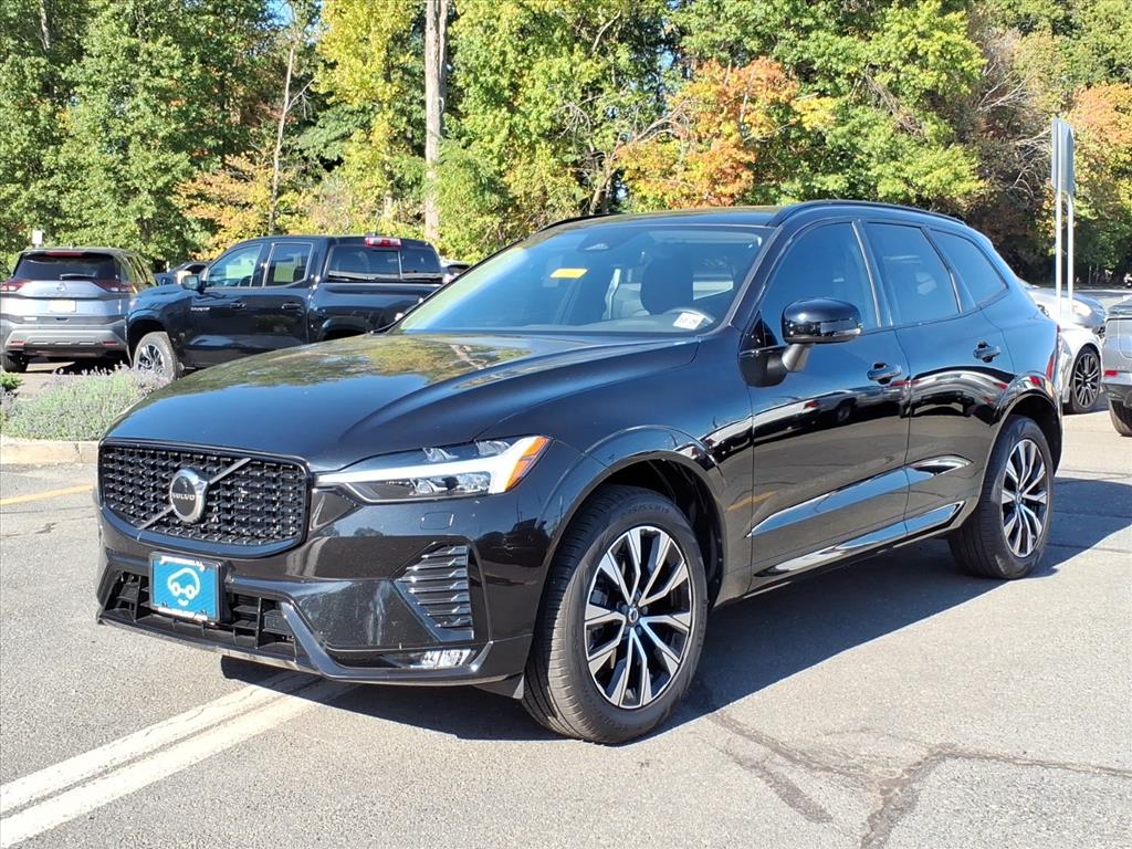 2024 Volvo XC60 B5 Core photo 3