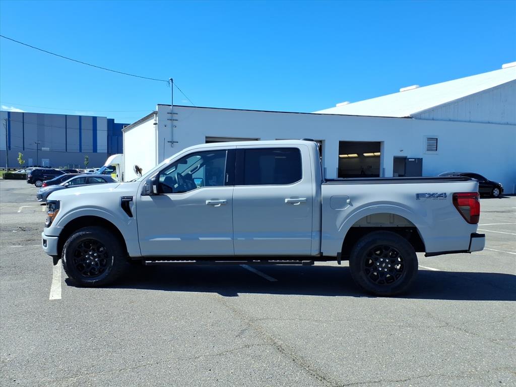 2024 Ford F-150 XLT photo 4