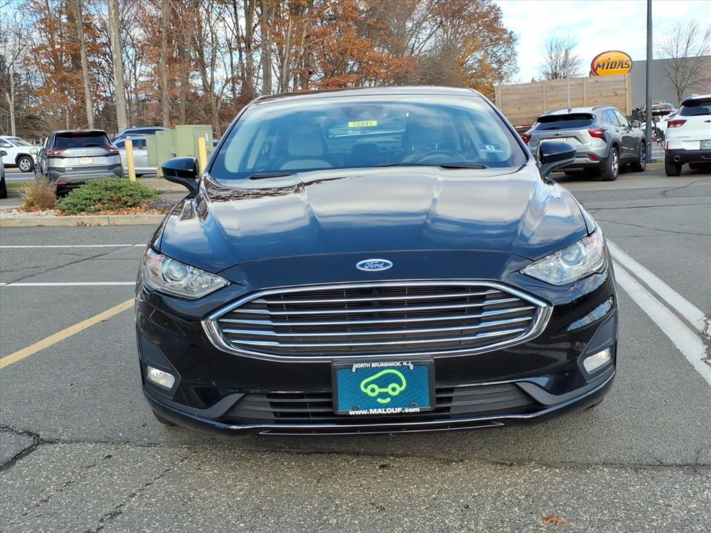 2019 Ford Fusion SE photo 2