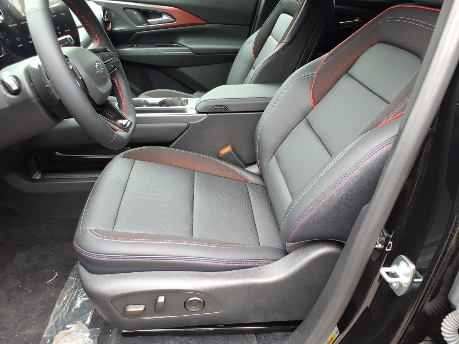 2026 Chevrolet Equinox EV RS - Photo 13