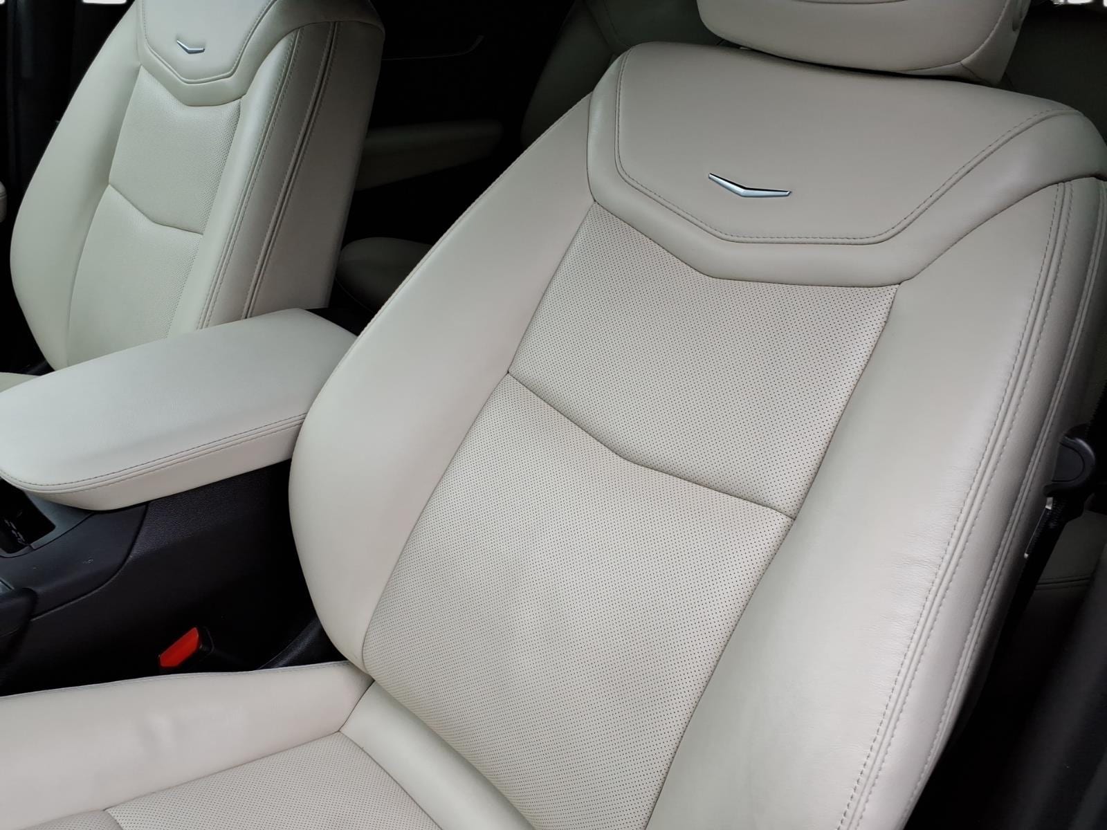 2023 Cadillac XT5 Sport - Photo 14