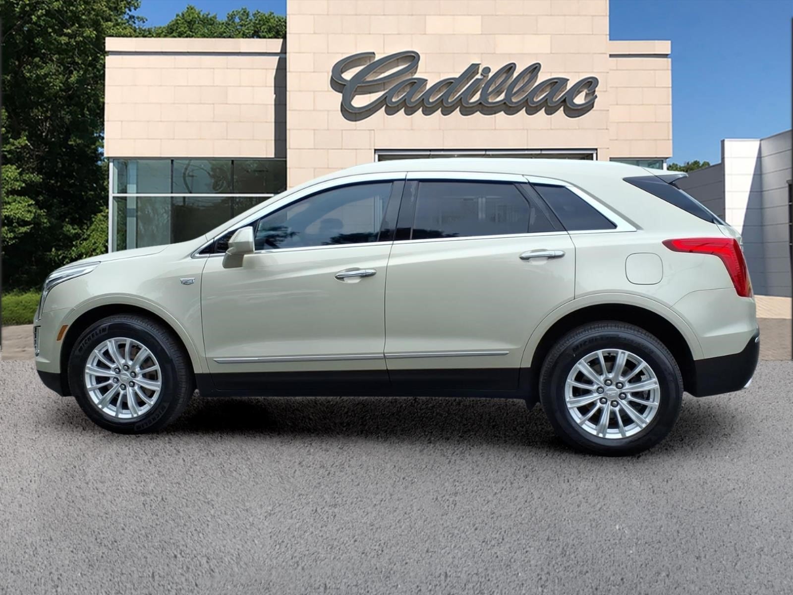Used 2017 Cadillac XT5 Base with VIN 1GYKNARS2HZ182256 for sale in North Brunswick Township, NJ