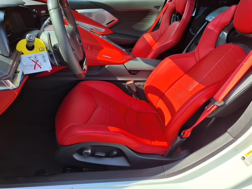 2025 Chevrolet Corvette 3LZ - Photo 13