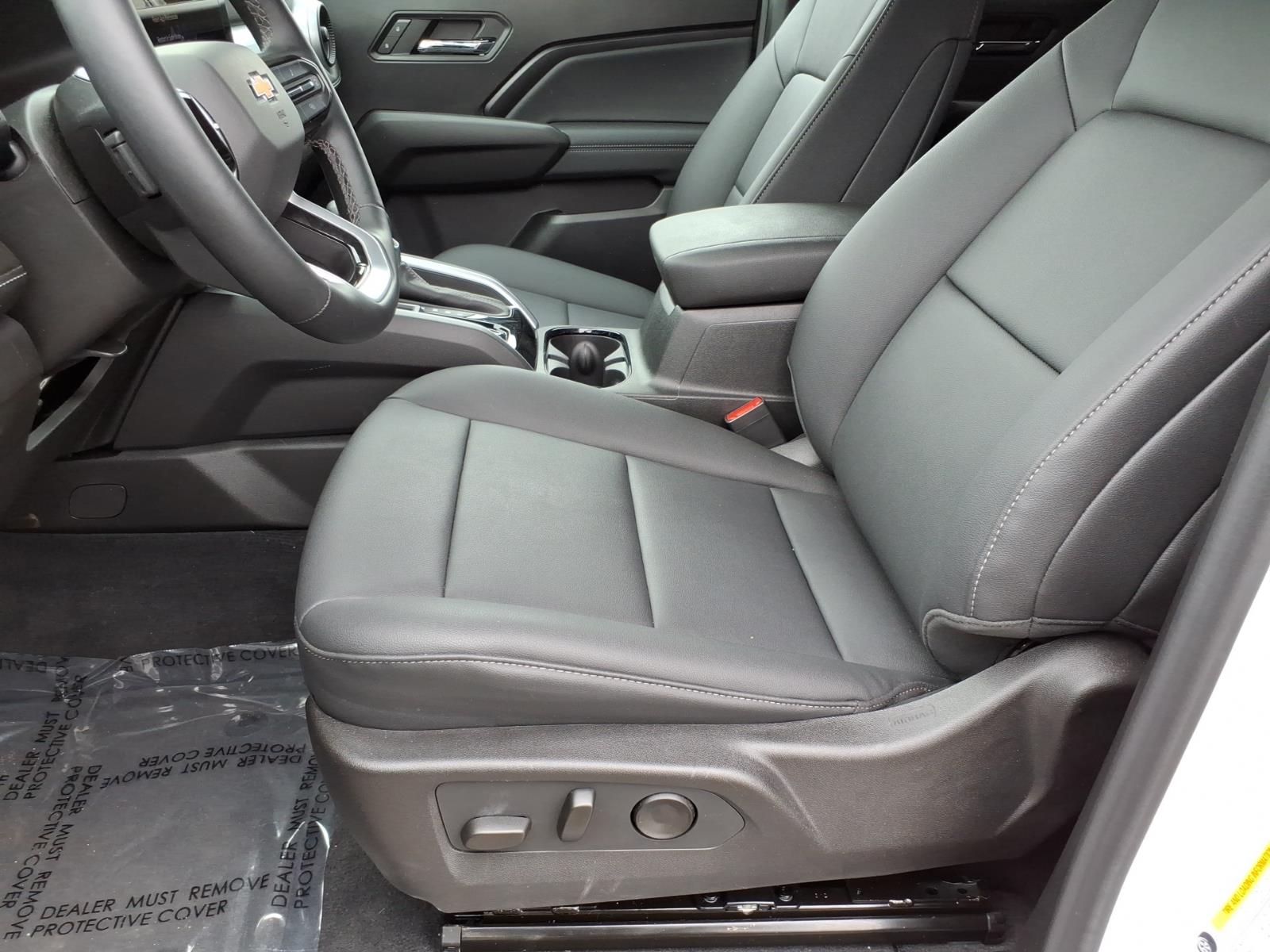 2025 Chevrolet Colorado Work Truck - Photo 13
