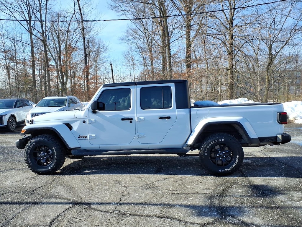 Used 2025 Jeep Gladiator Willys Truck