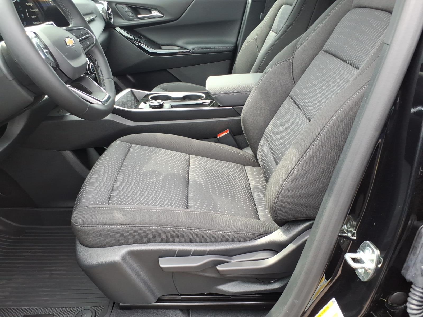 2027 Chevrolet Equinox LT - Photo 13