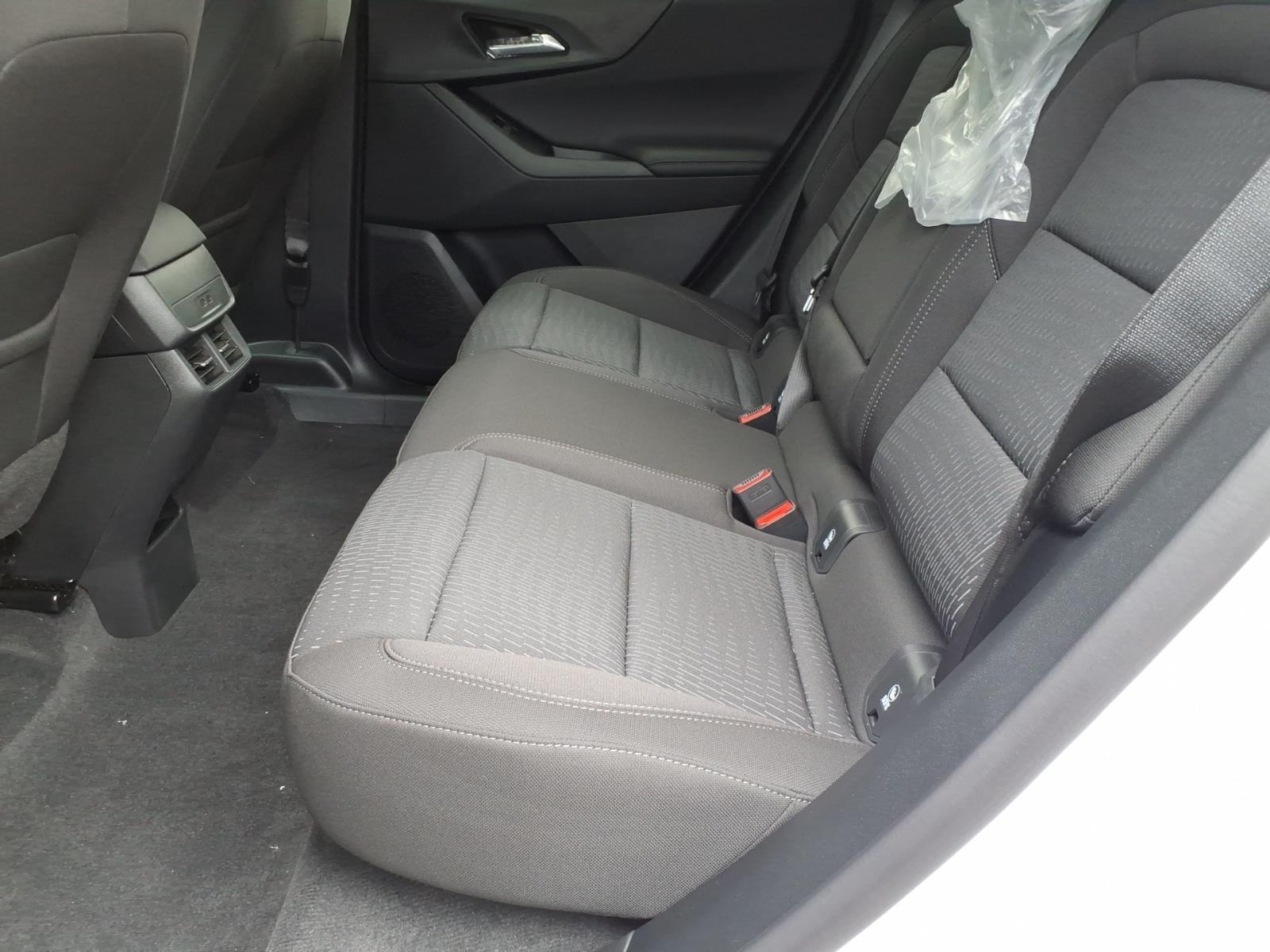 2027 Chevrolet Equinox LT - Photo 10