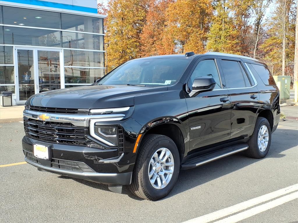 2025 Chevrolet Tahoe LS photo 3