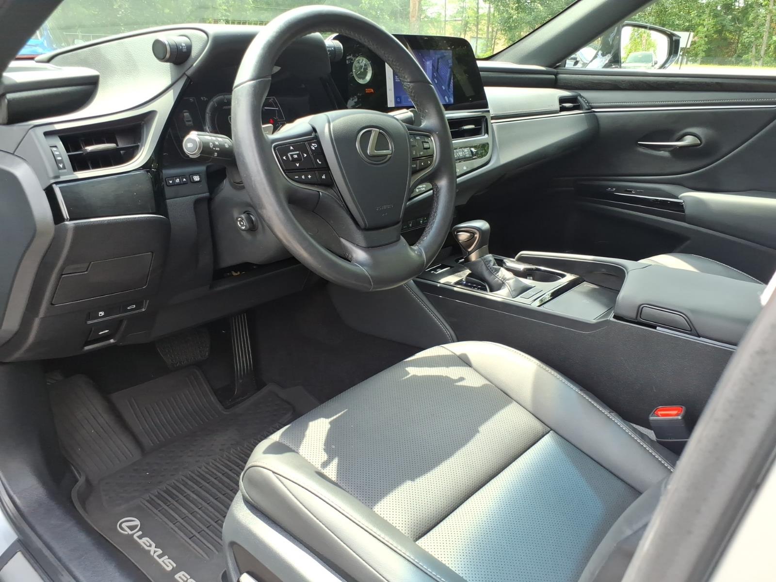 2024 Lexus ES 350 - Photo 13