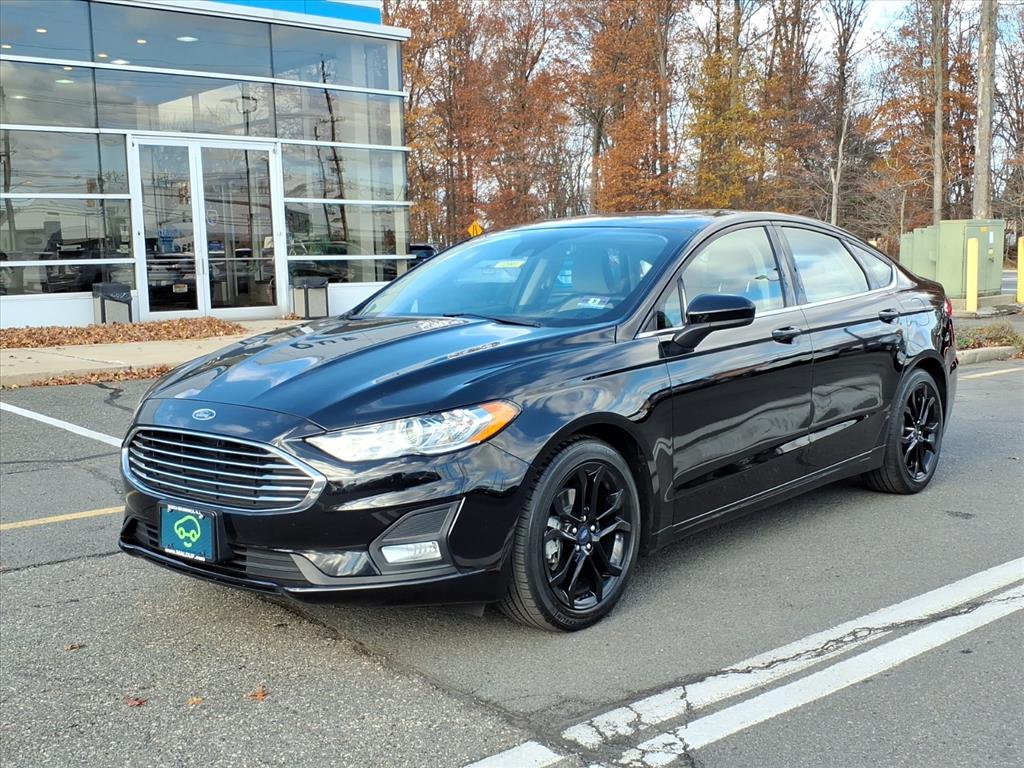 2019 Ford Fusion SE photo 3