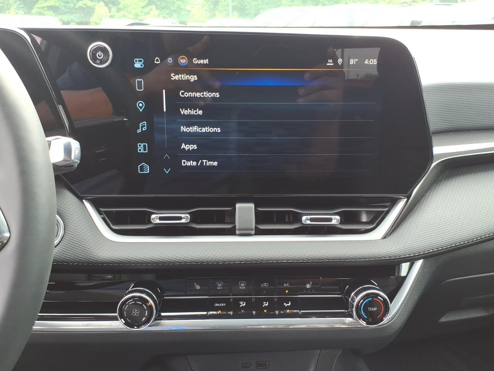2027 Chevrolet Equinox LT - Photo 18