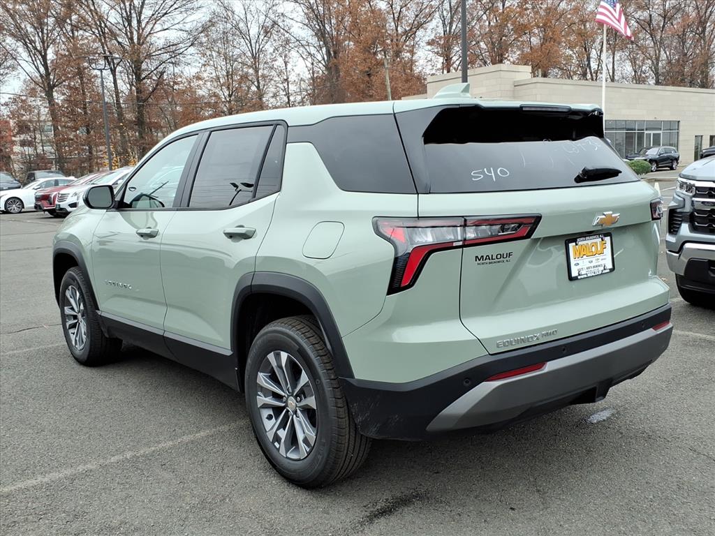 2026 Chevrolet Equinox LT photo 3