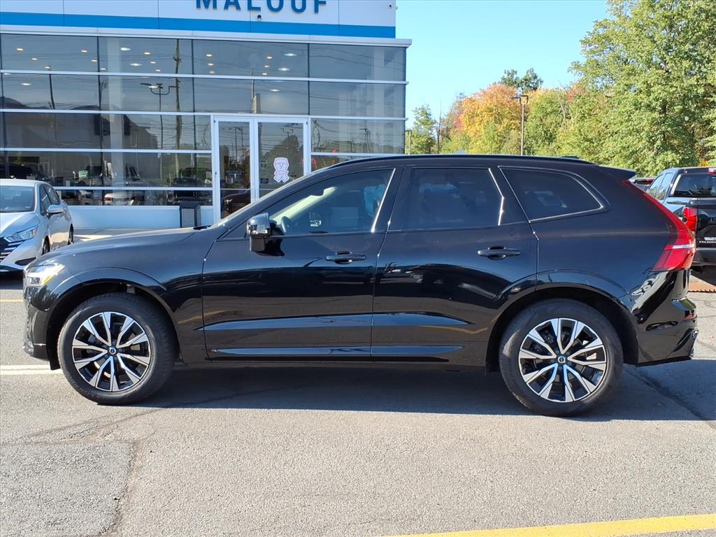 2024 Volvo XC60 B5 Core photo 4