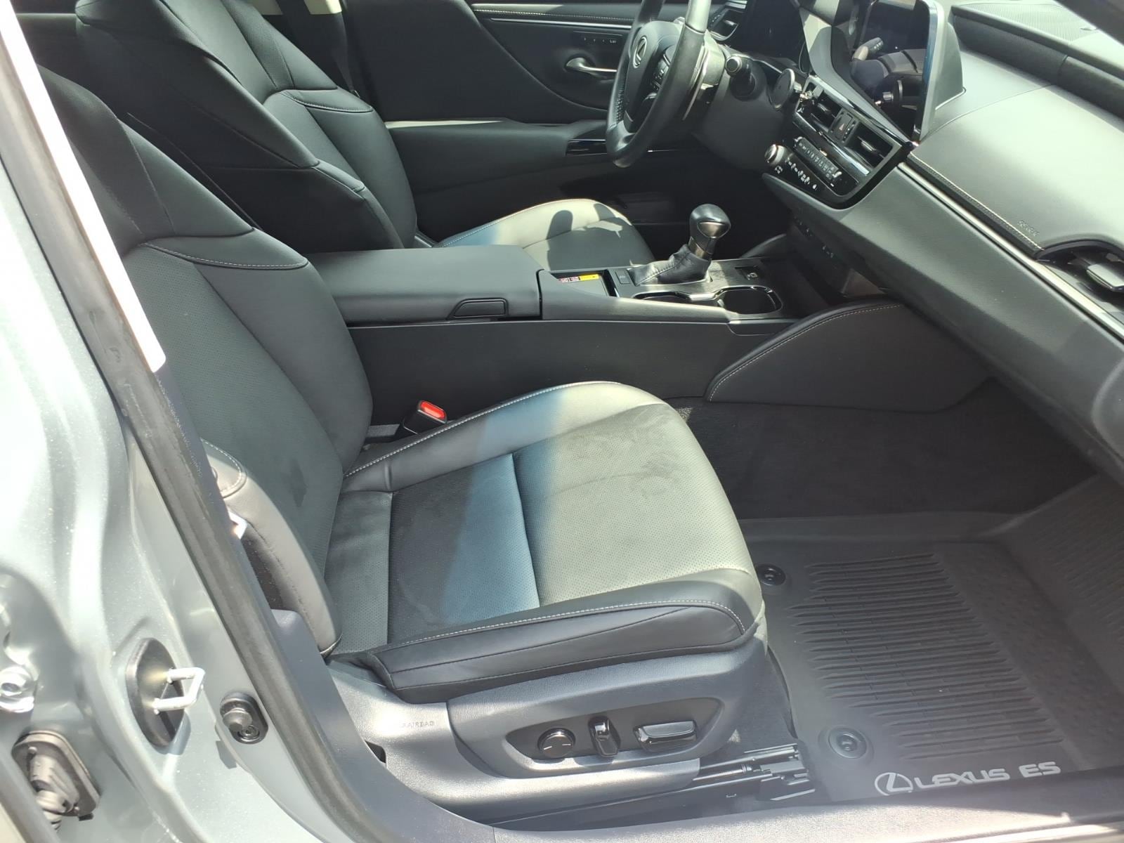 2024 Lexus ES 350 - Photo 8