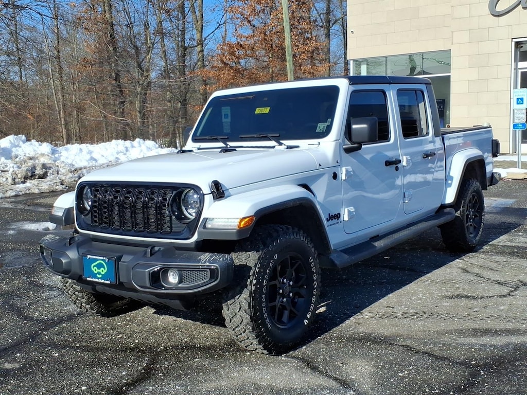 Used 2025 Jeep Gladiator Willys Truck