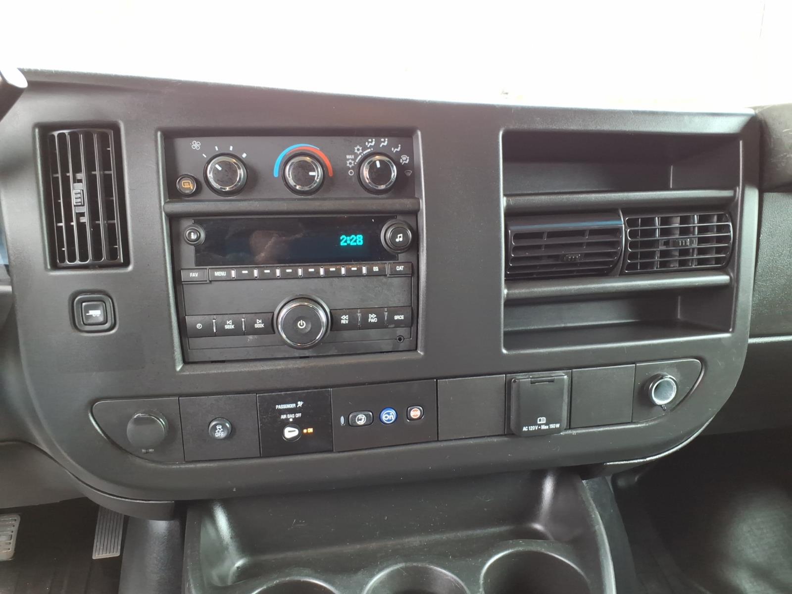 2024 GMC Savana Cargo Work Van - Photo 18