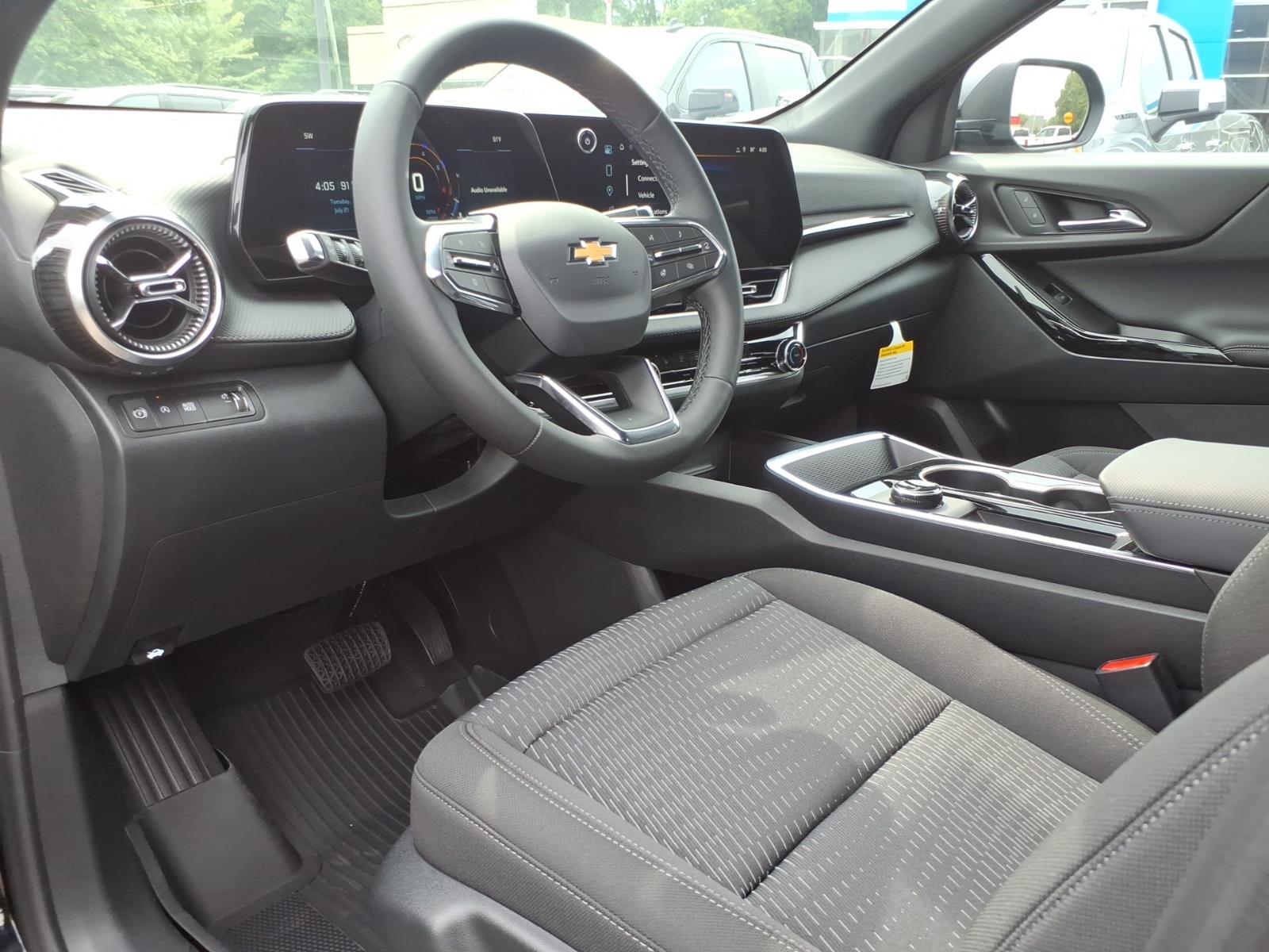 2027 Chevrolet Equinox LT - Photo 12