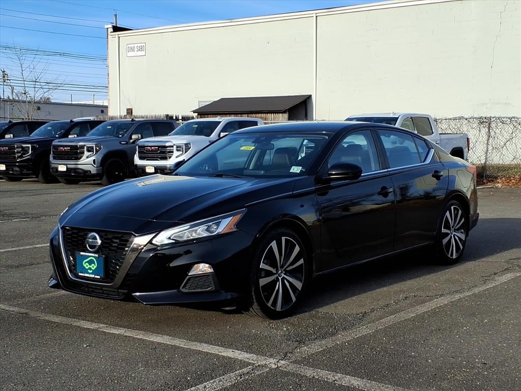 Used 2022 Nissan Altima SR FWD Sedan