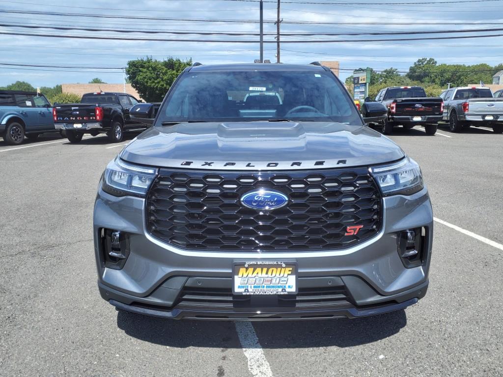 2025 Ford Explorer ST photo 2