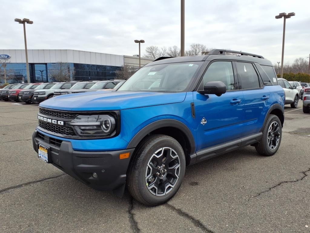 2025 Ford Bronco Sport Outer Banks photo 3