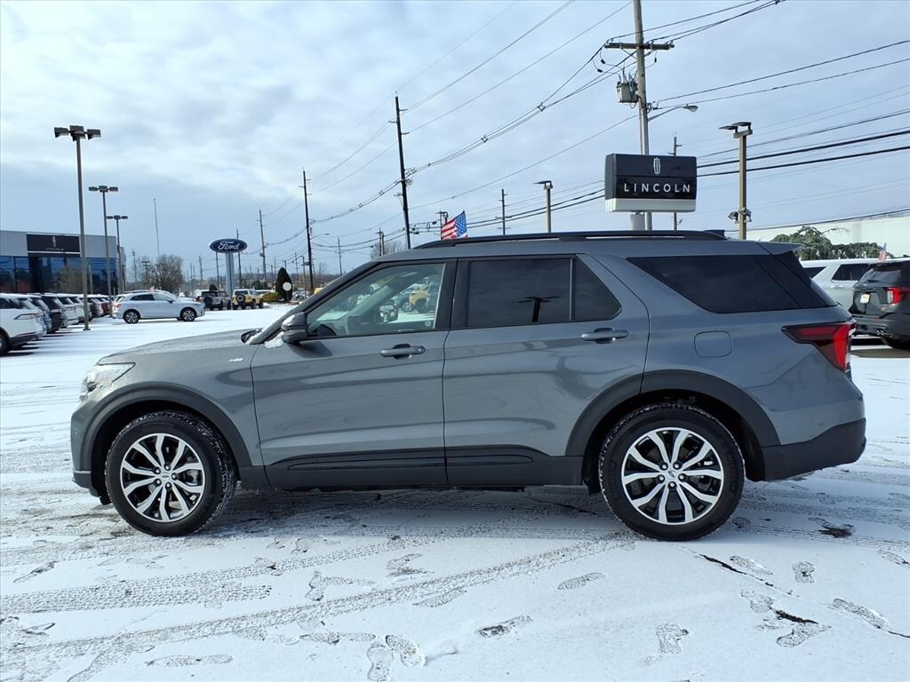 Used 2025 Ford Explorer ST-Line SUV