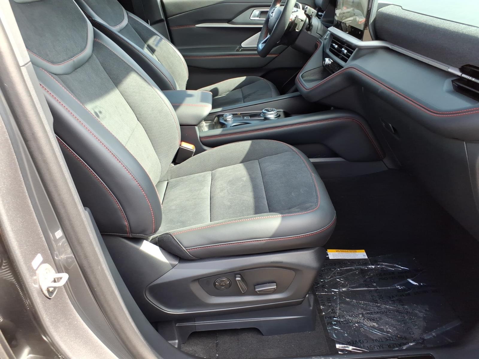 2026 Ford Explorer ST - Photo 8