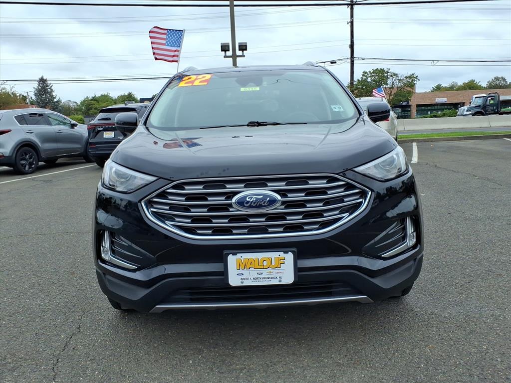 2022 Ford Edge SEL photo 2